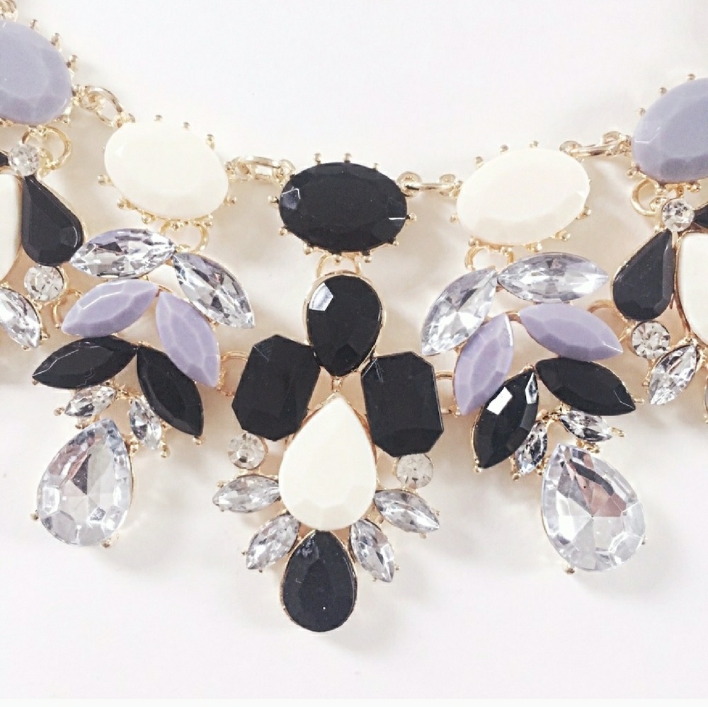 💥💥LAST DROP NWOT Statement necklace! - Picture 3 of 8